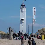 24 - Aan Zee - Met Eigen Tuin