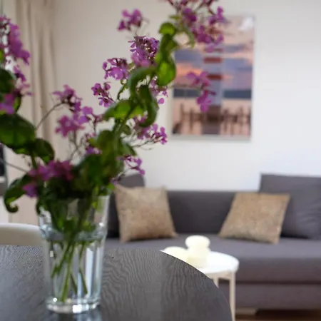 Nyaraló 24 - Aan Zee - Met Eigen Tuin