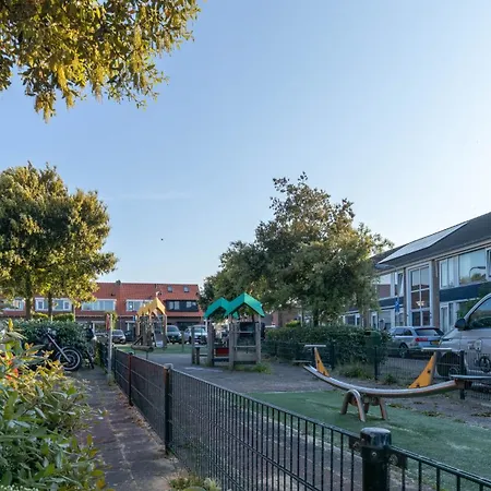 24 - Aan Zee - Met Eigen Tuin