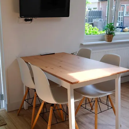 Nyaraló 24 - Aan Zee - Met Eigen Tuin