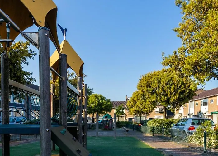 24 - Aan Zee - Met Eigen Tuin