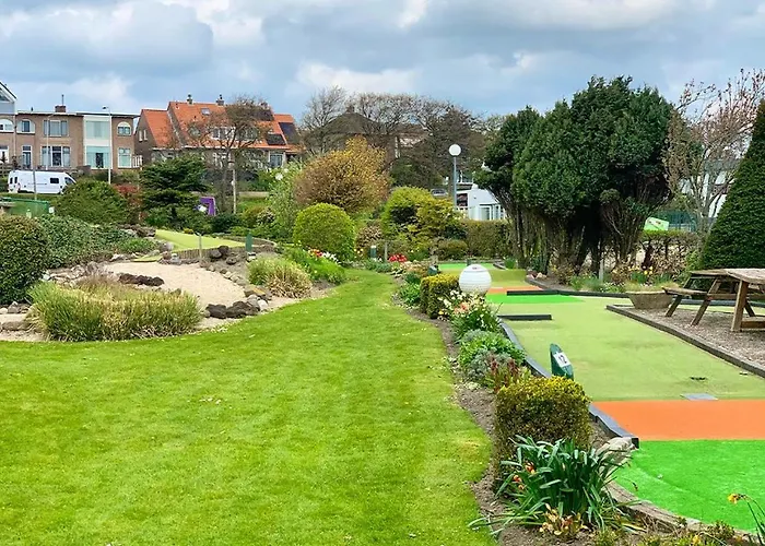 24 - Aan Zee - Met Eigen Tuin