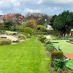 24 - Aan Zee - Met Eigen Tuin