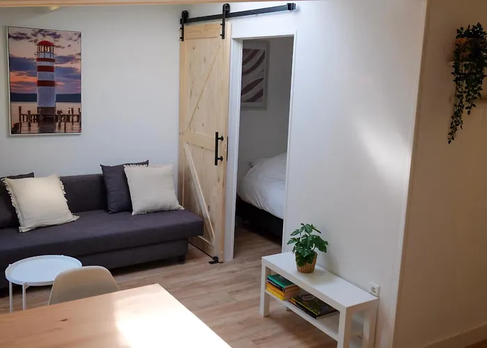 24 - Aan Zee - Met Eigen Tuin *