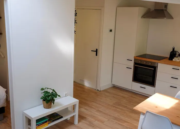 24 - Aan Zee - Met Eigen Tuin بيت للعطل *